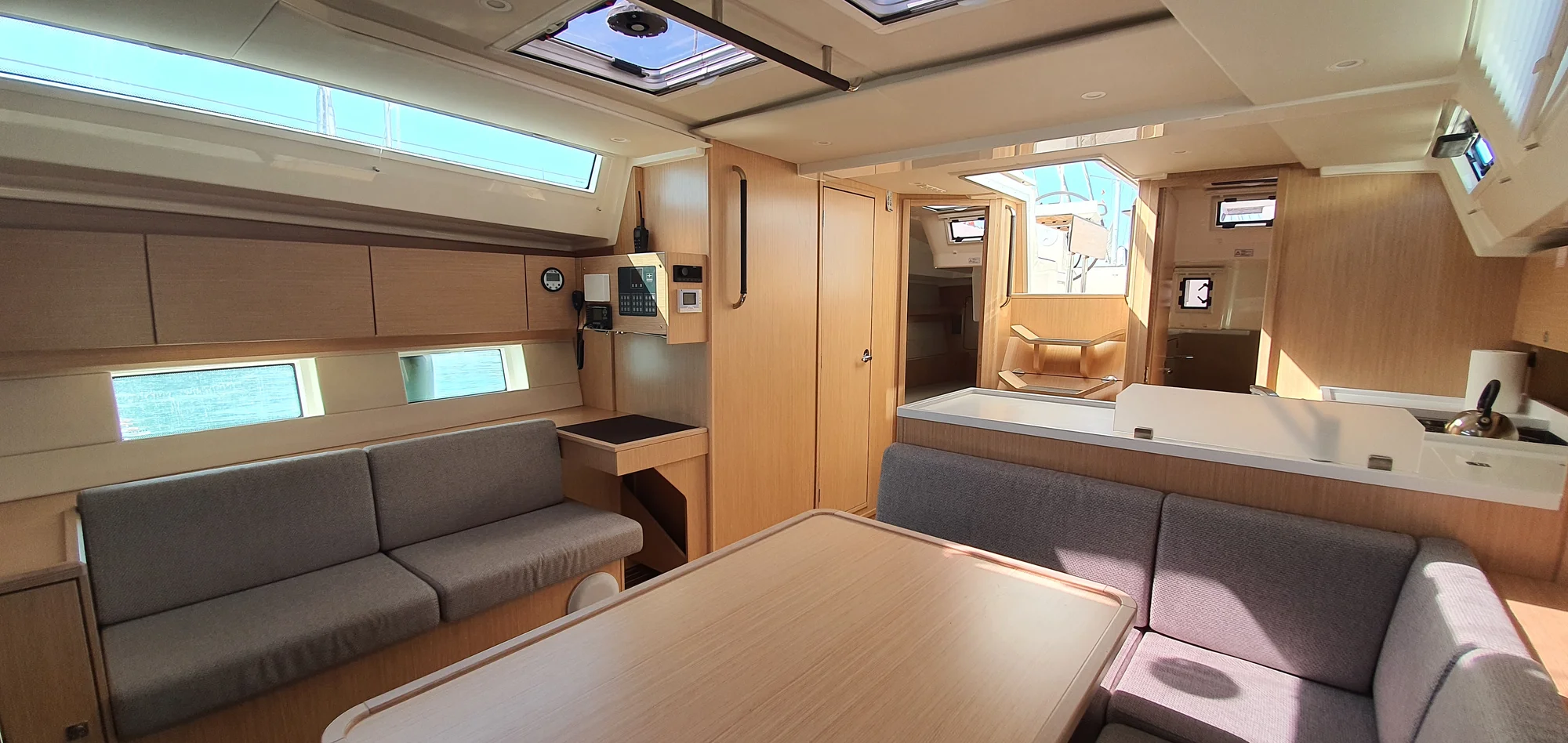 2020 Bavaria C45 Style 4 Cabin image 3
