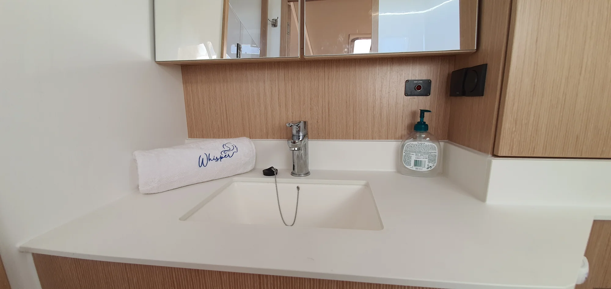 2020 Bavaria C45 Style 4 Cabin image 8