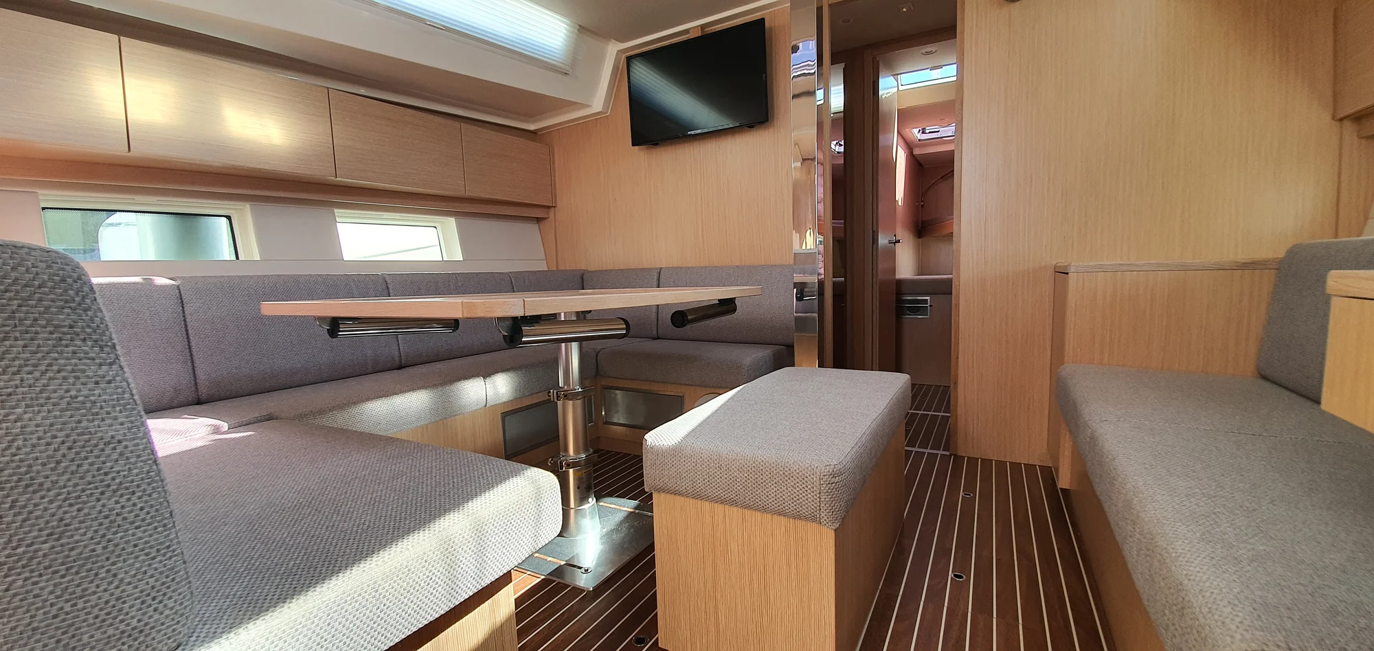 2020 Bavaria C45 Style 4 Cabin image 4