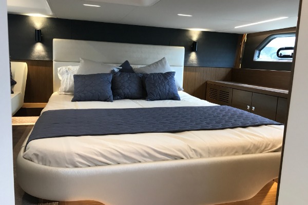 Bavaria R40 additional image 1