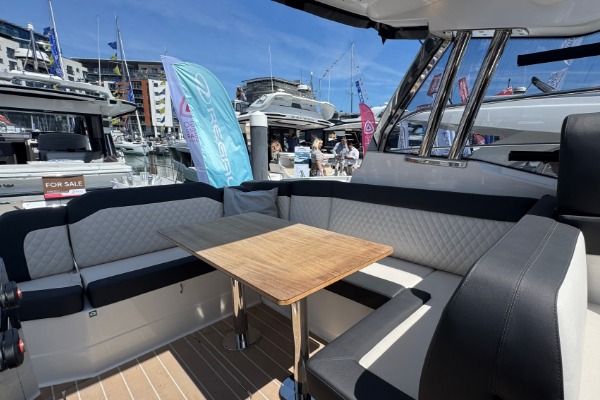 Bavaria SR33 additional image 1