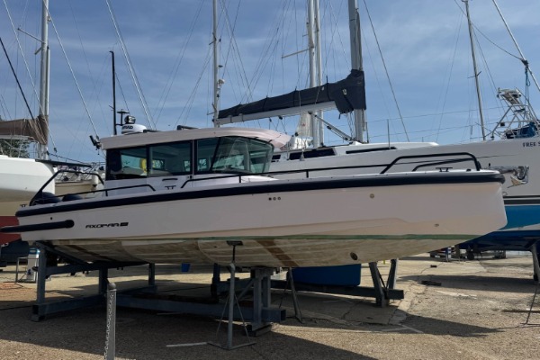 Axopar 28 Cabin additional image 1