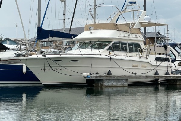 Sea Ray 355 Aft Cabin additional image 1