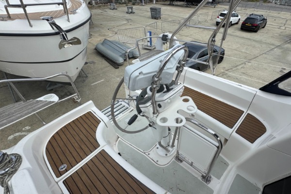 Hunter Legend 33 additional image 1