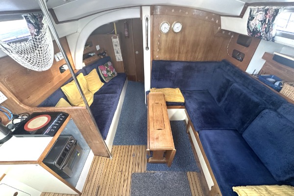 Moody 33 Mk II additional image 2