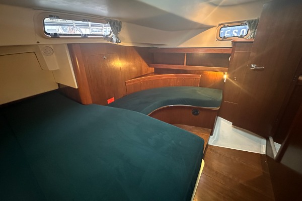 Beneteau Oceanis 36 CC additional image 6