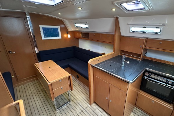 Bavaria 36 Cruiser additional image 1