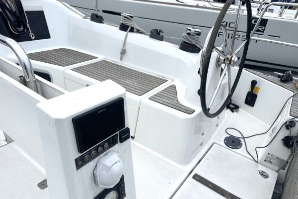 Jeanneau Sun Odyssey 410 additional image 2