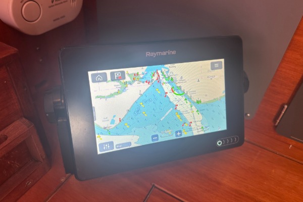 Bavaria 37 Cruiser additional image 4