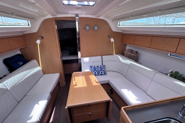 Bavaria 37 Cruiser additional image 1