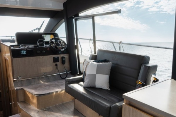 Sealine F430 - Fybridge additional image 2