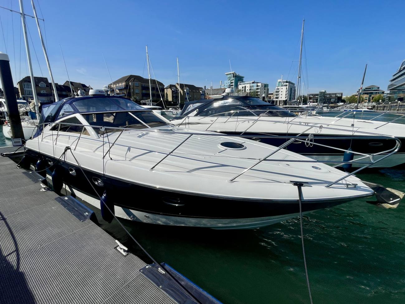 1999 Princess V40 image 13
