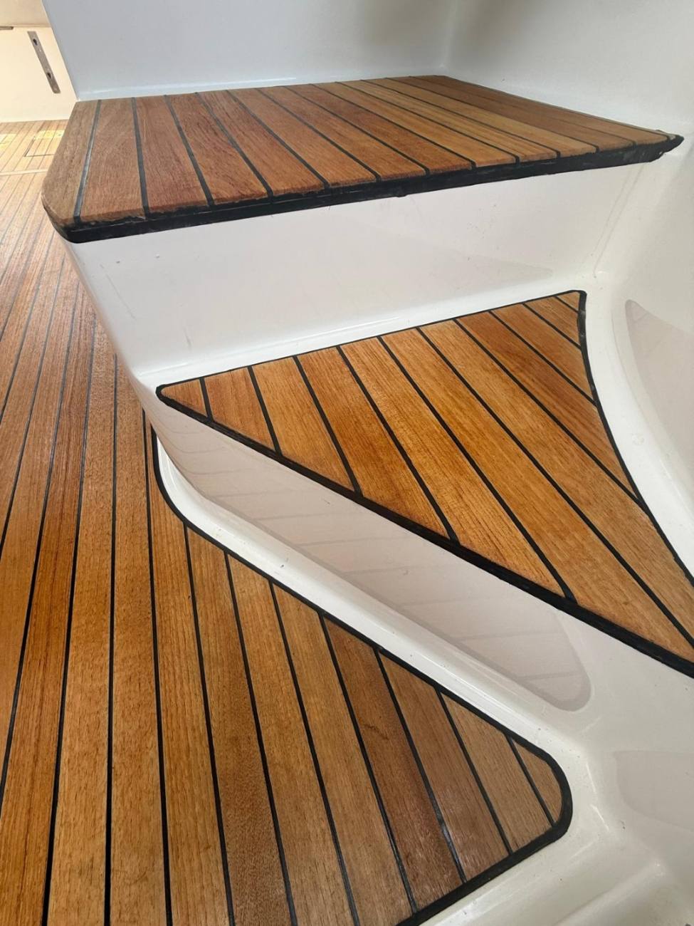 2022 Bavaria S33 Open image 19