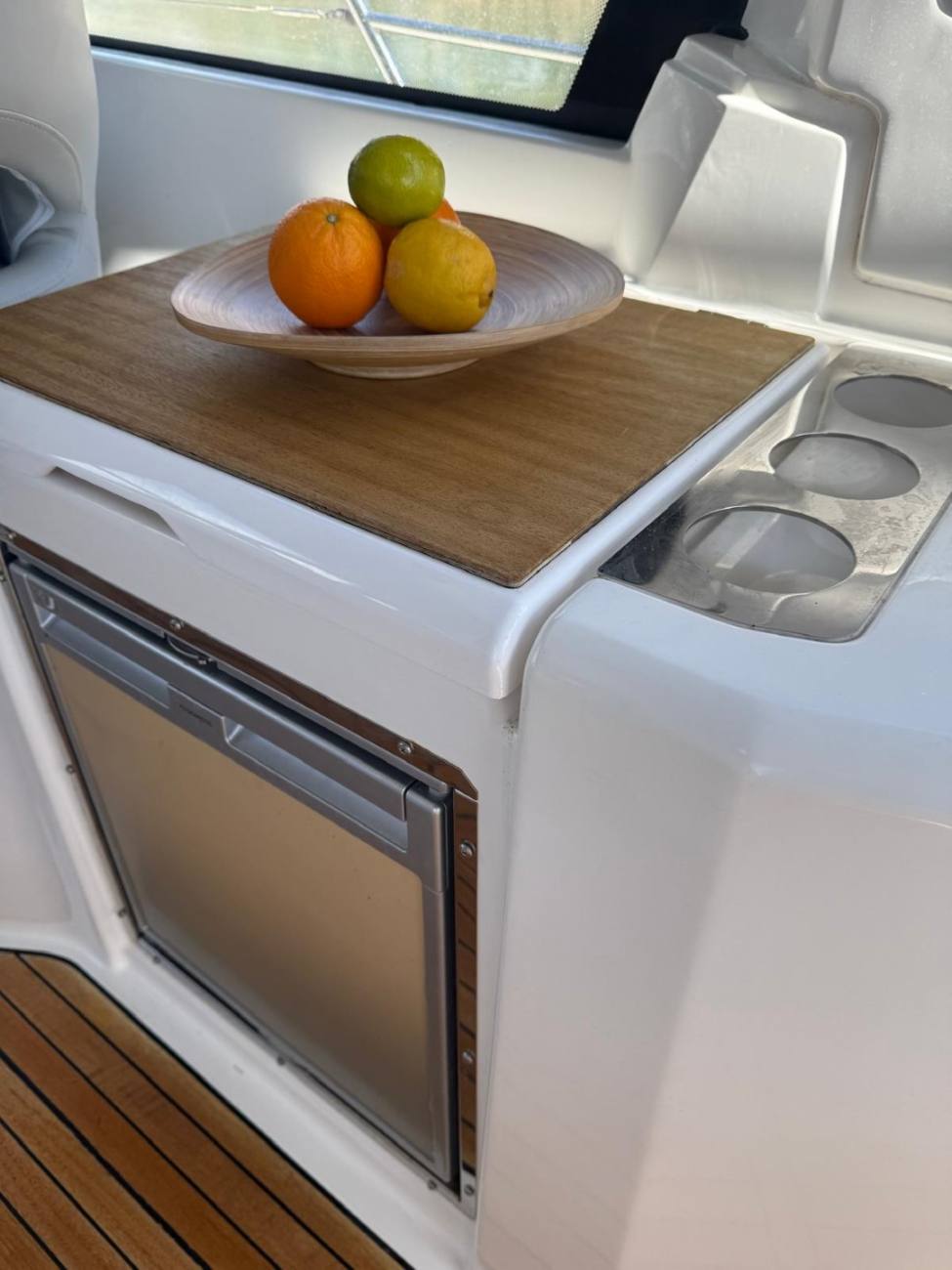2022 Bavaria S33 Open image 17