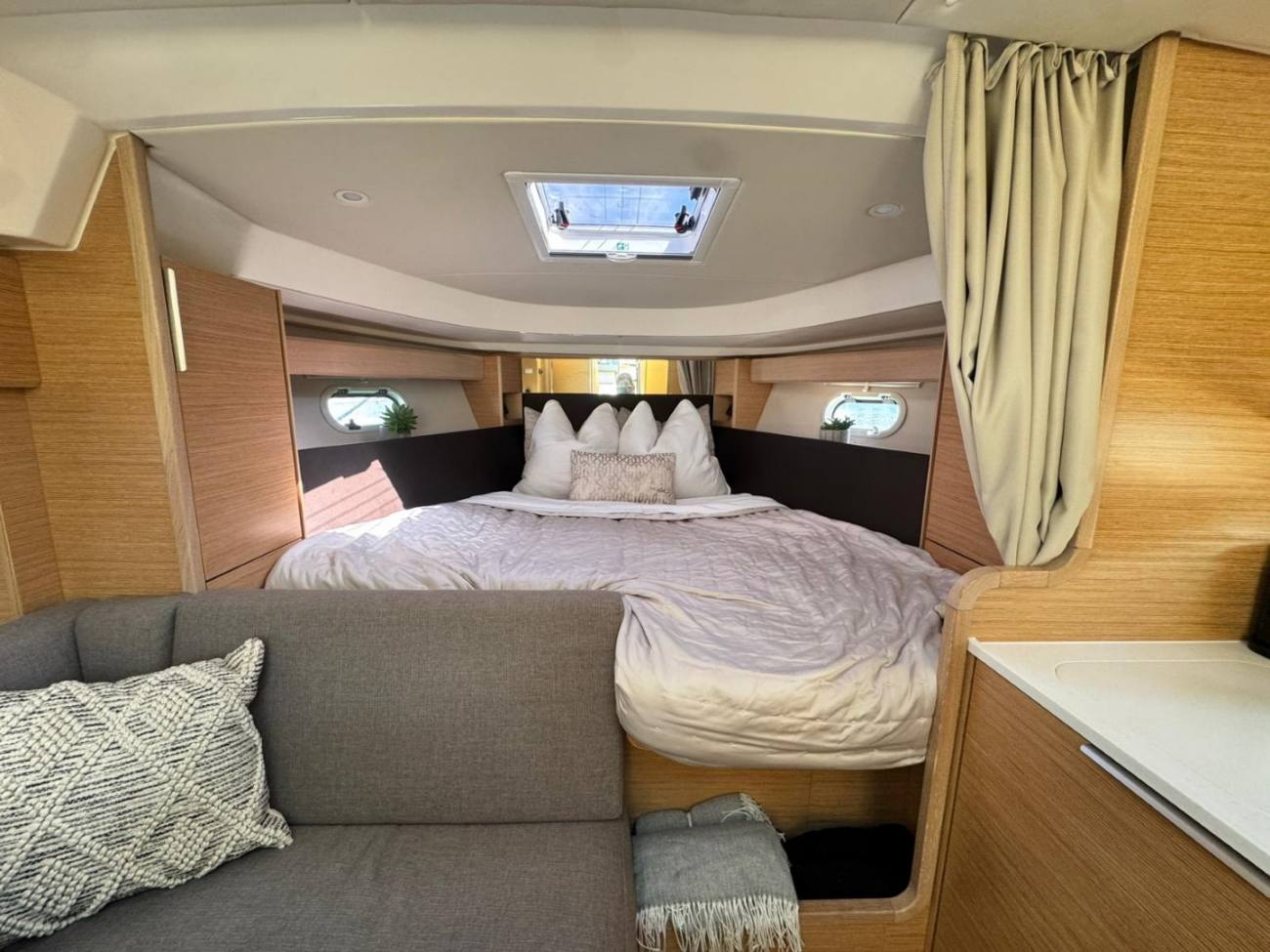 2022 Bavaria S33 Open image 4