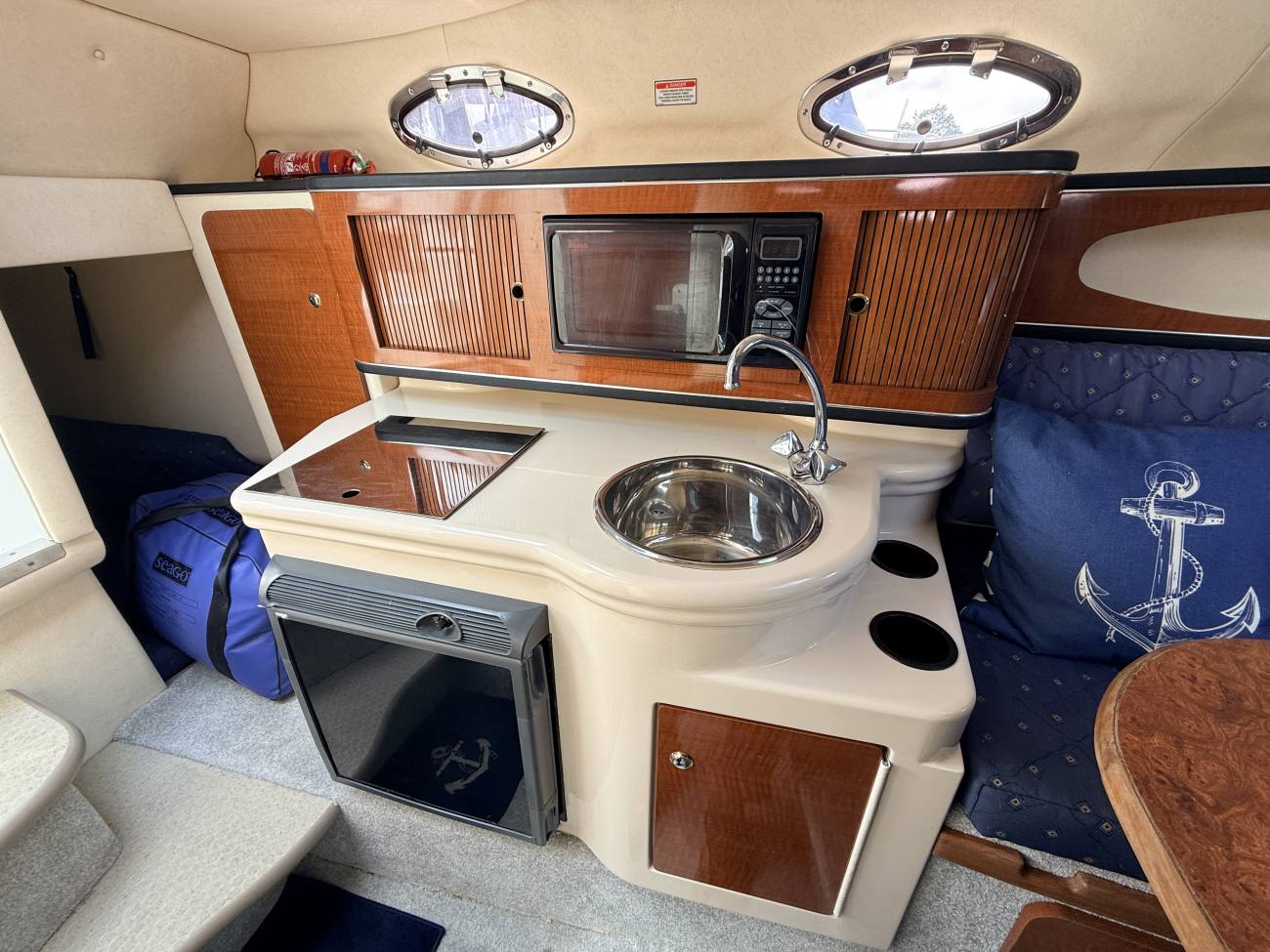 2002 Sea Ray 275 Sundancer image 16