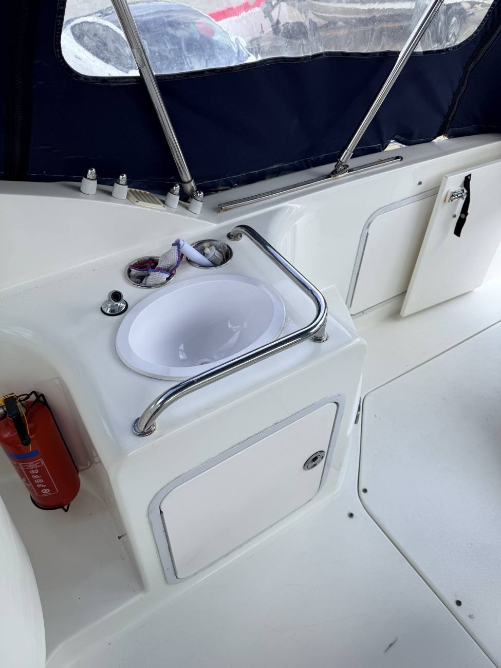 2002 Sea Ray 275 Sundancer image 3