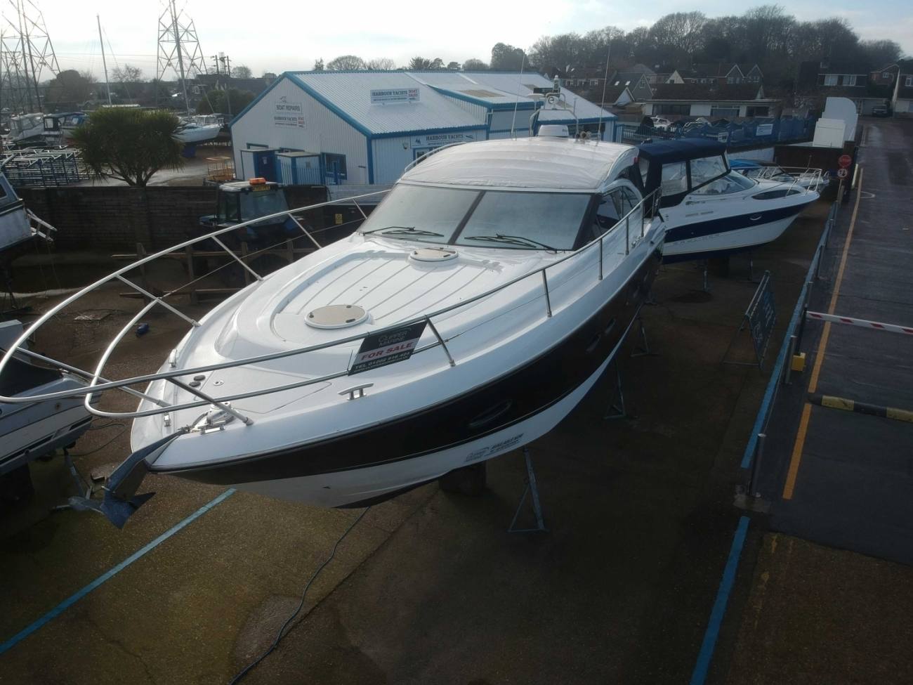 2011 Princess V42 image 18