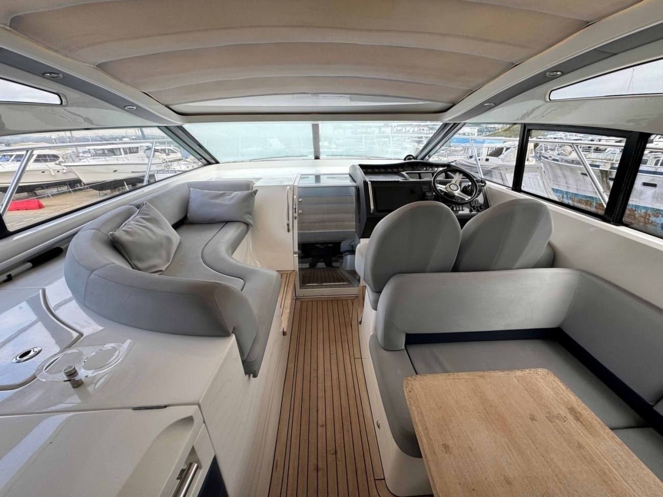 2011 Princess V42 image 22
