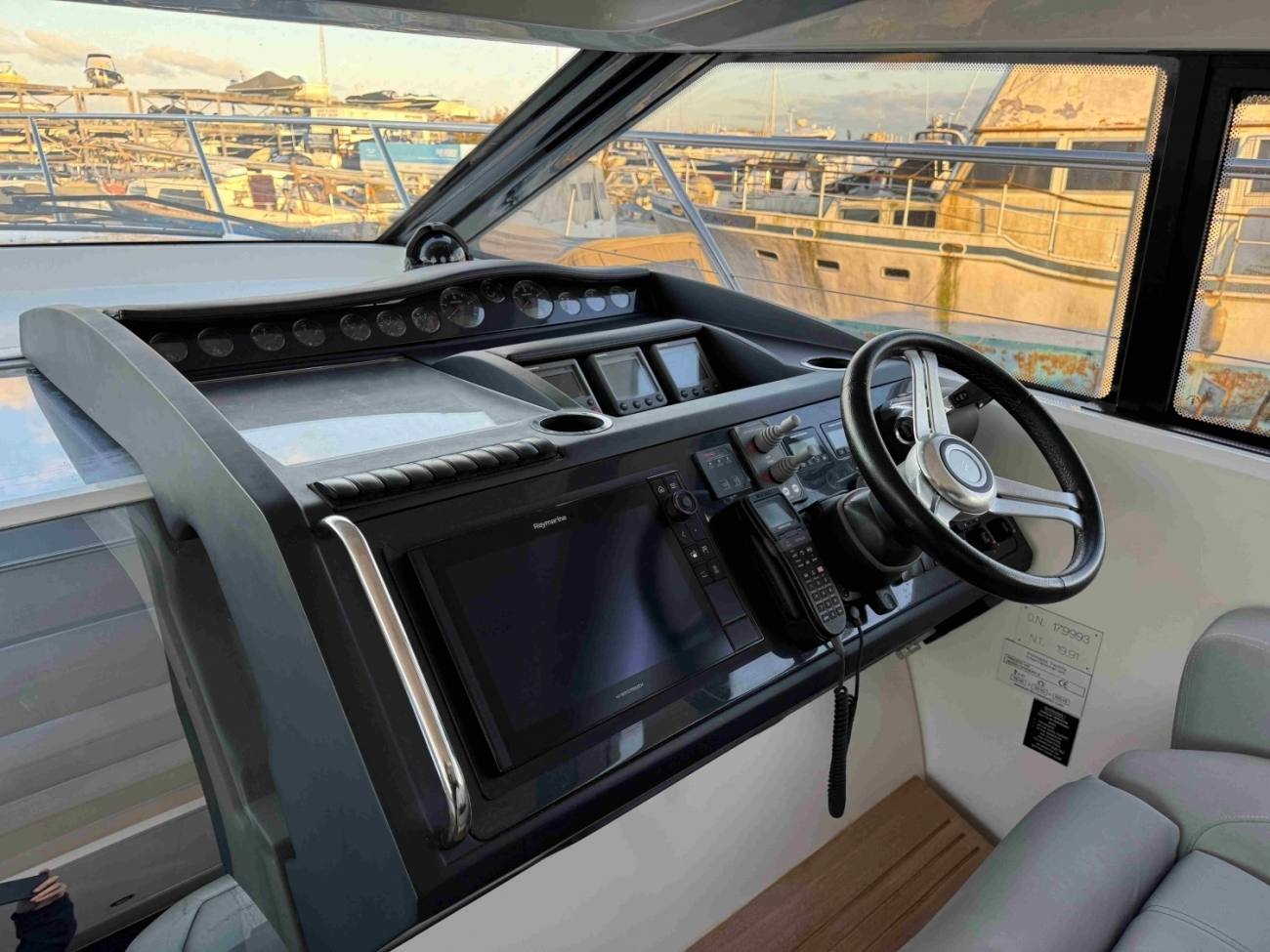 2011 Princess V42 image 28