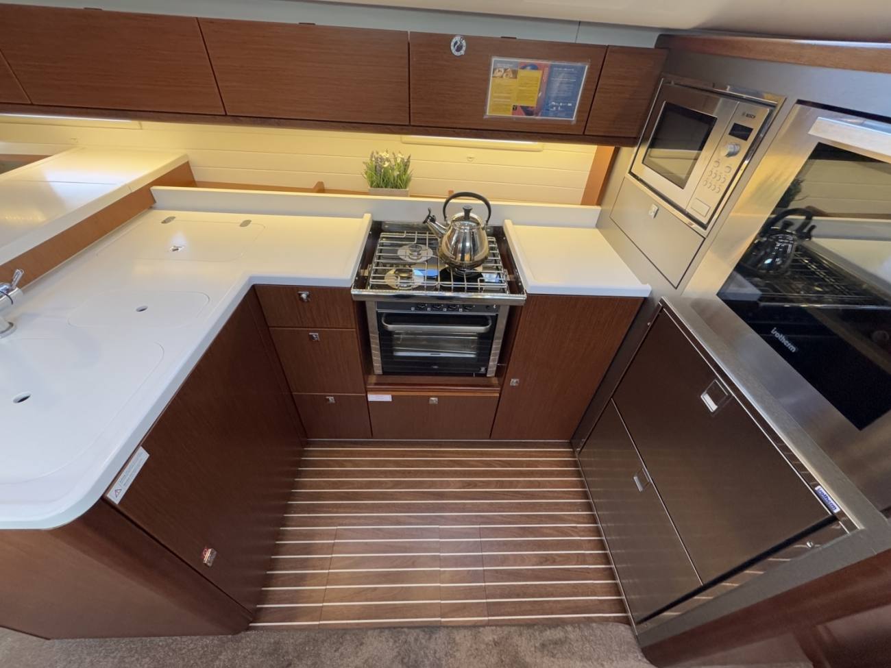 2017 Bavaria Cruiser 51 image 31