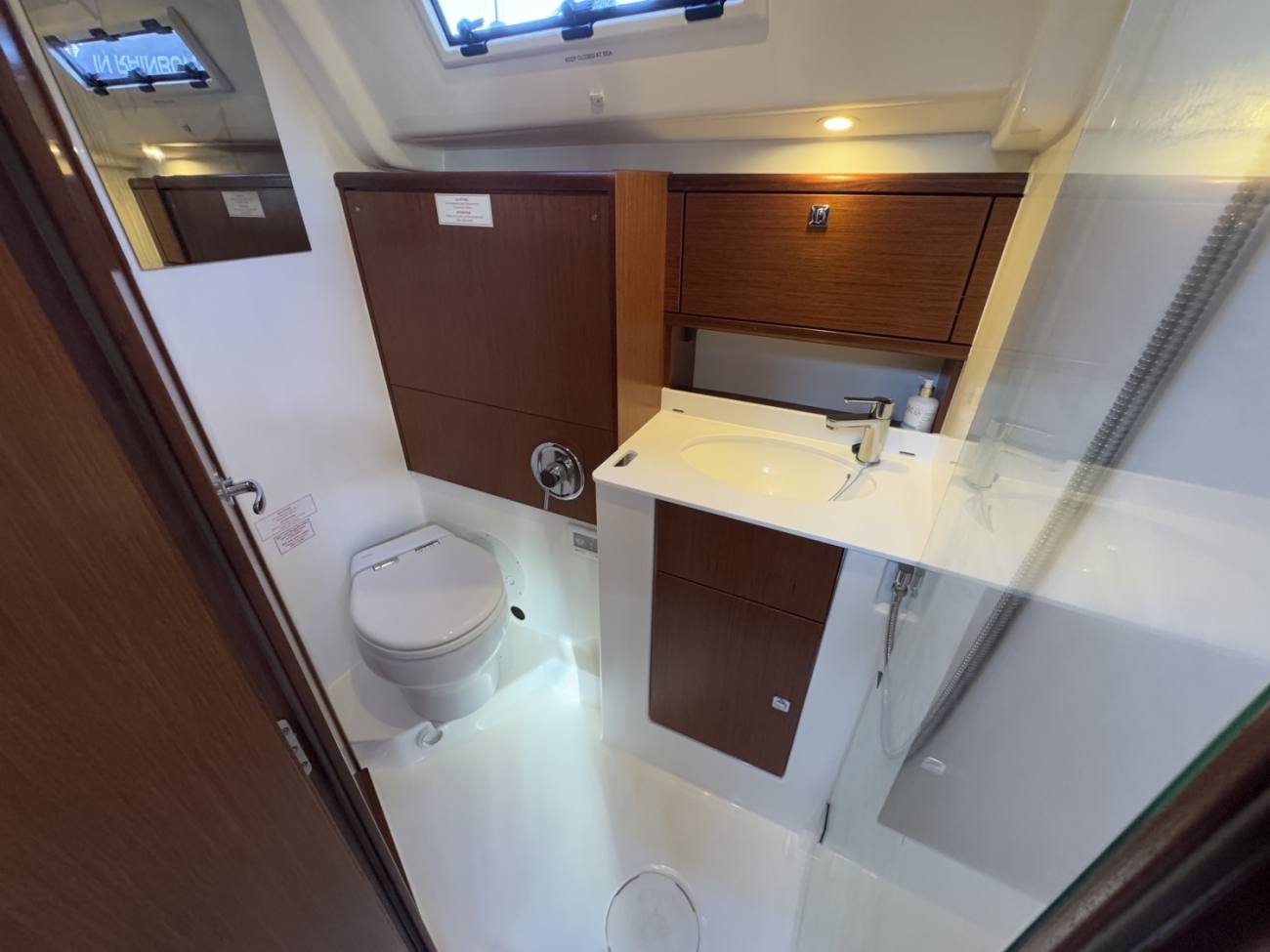 2017 Bavaria Cruiser 51 image 9