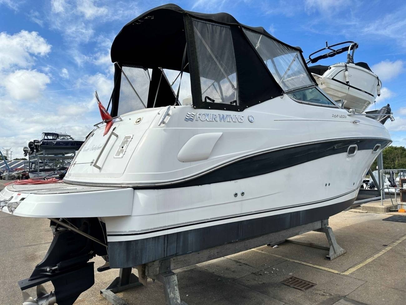 2001 Four Winns 268 Vista image 14