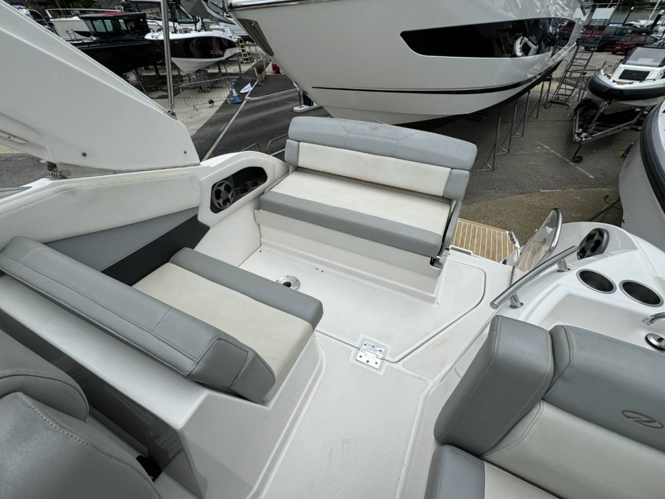 2015 28 Express image 18