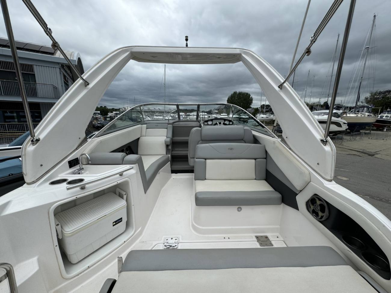 2015 28 Express image 15