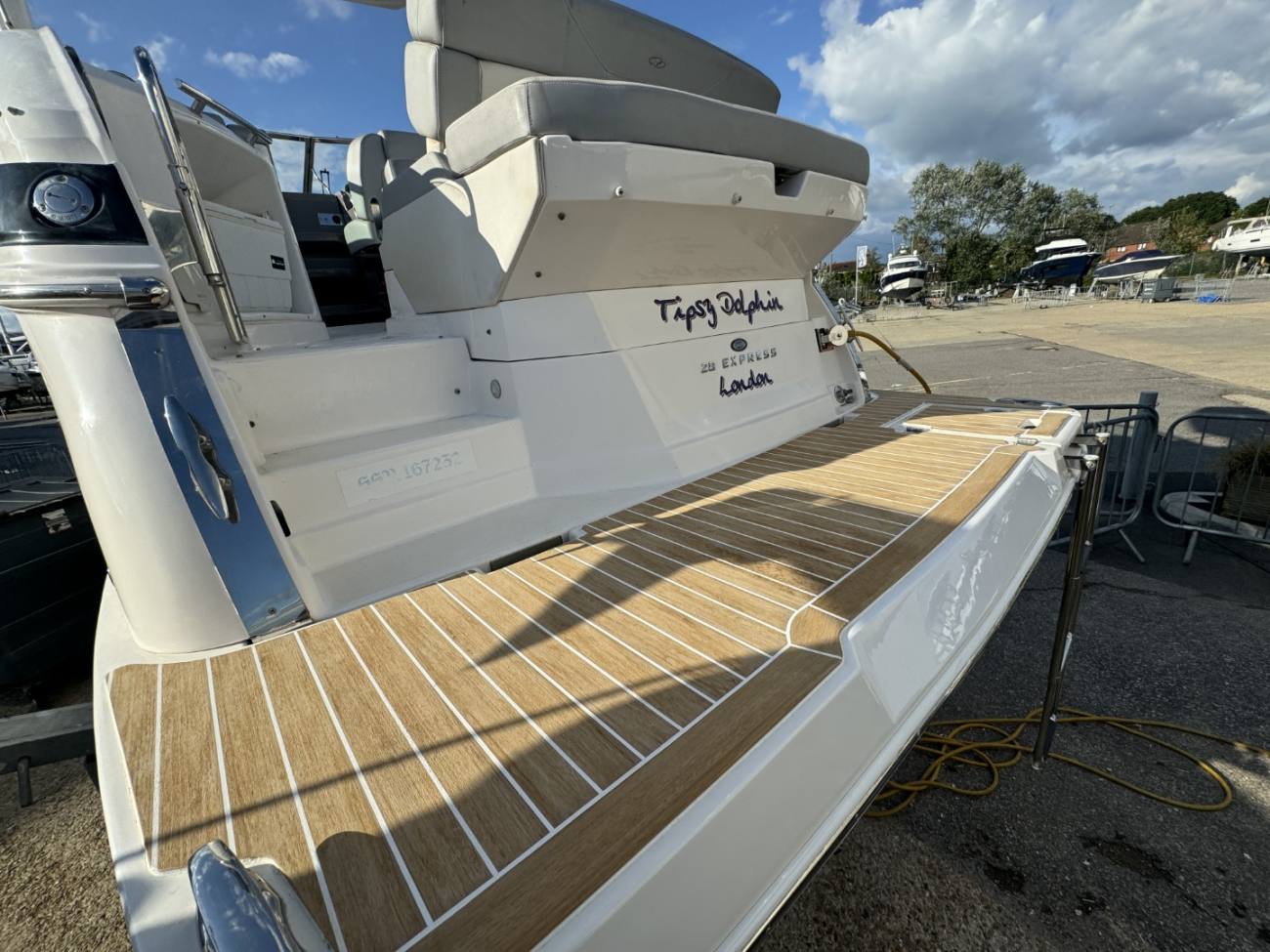 2015 28 Express image 12