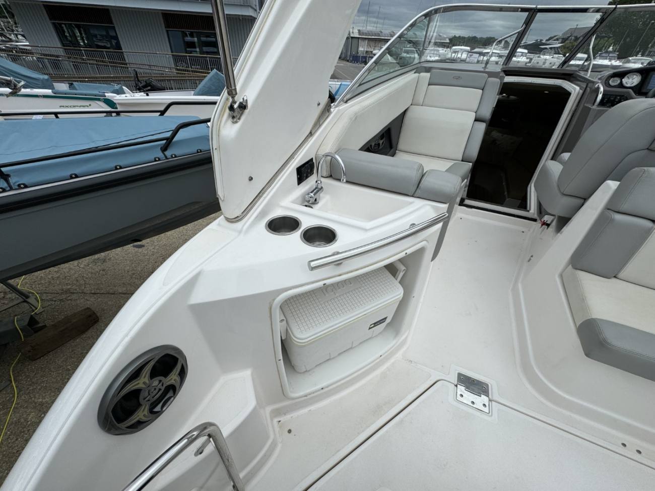 2015 28 Express image 21