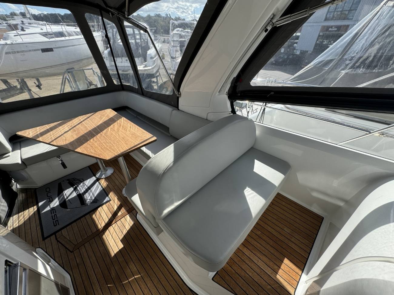 2021 Bavaria S30 image 22