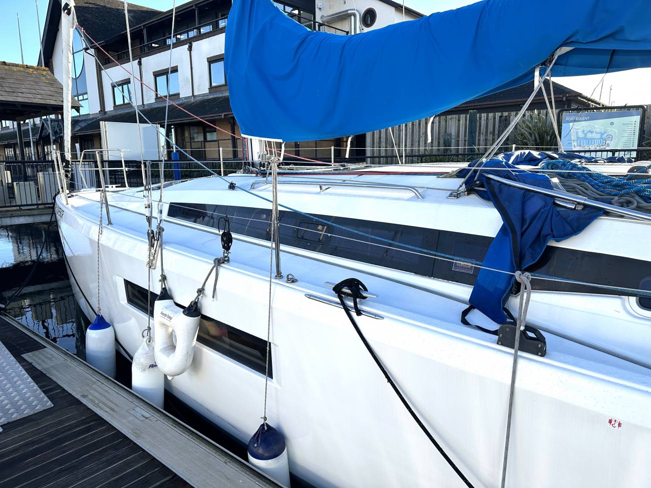 2020 Jeanneau Sun Odyssey 410 image 19