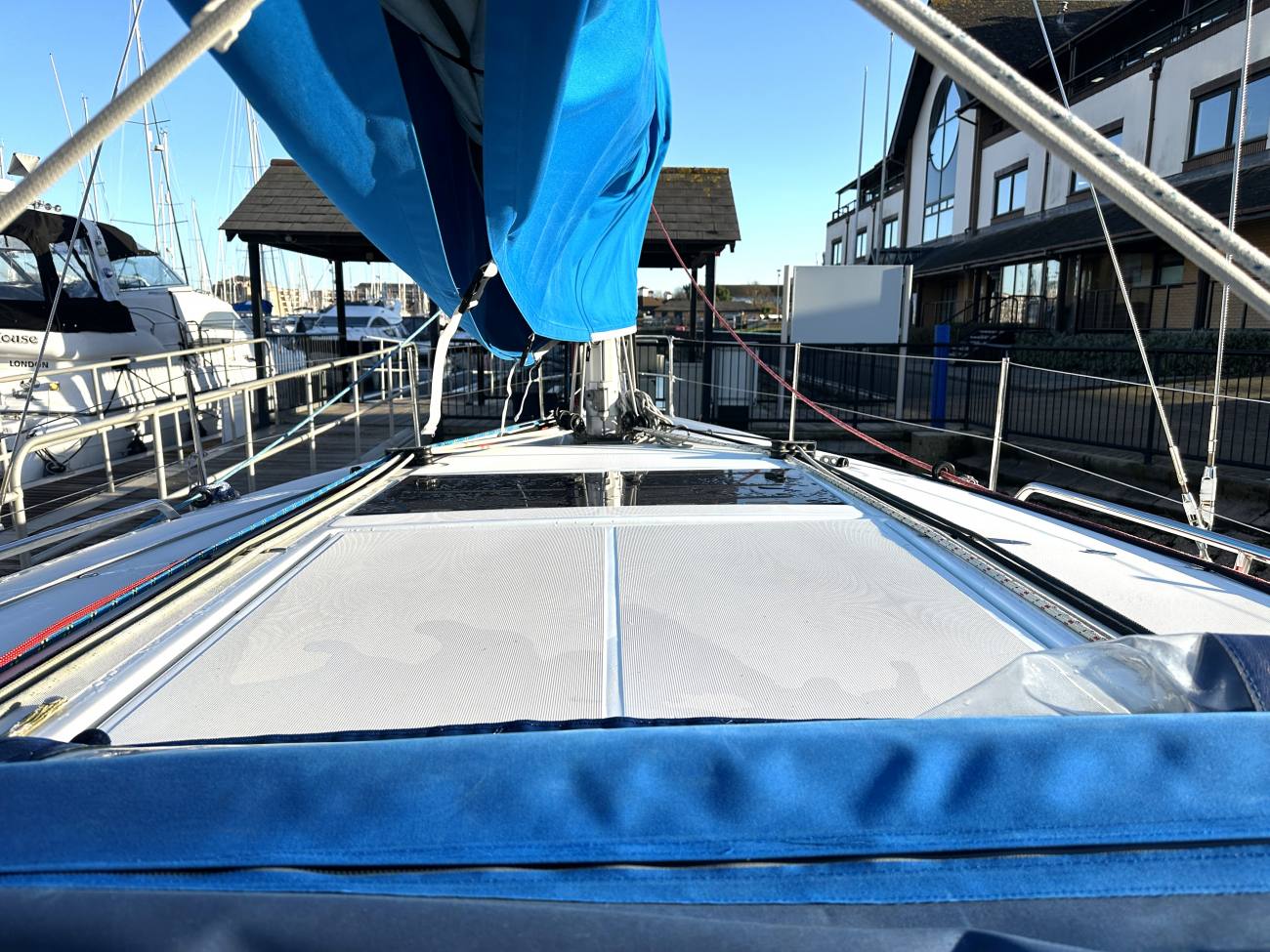2020 Jeanneau Sun Odyssey 410 image 24