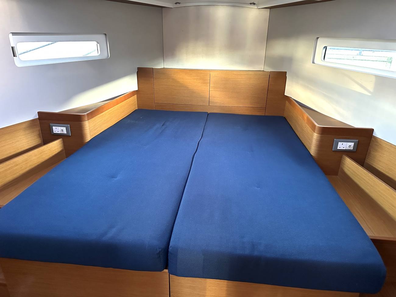 2020 Jeanneau Sun Odyssey 410 image 31