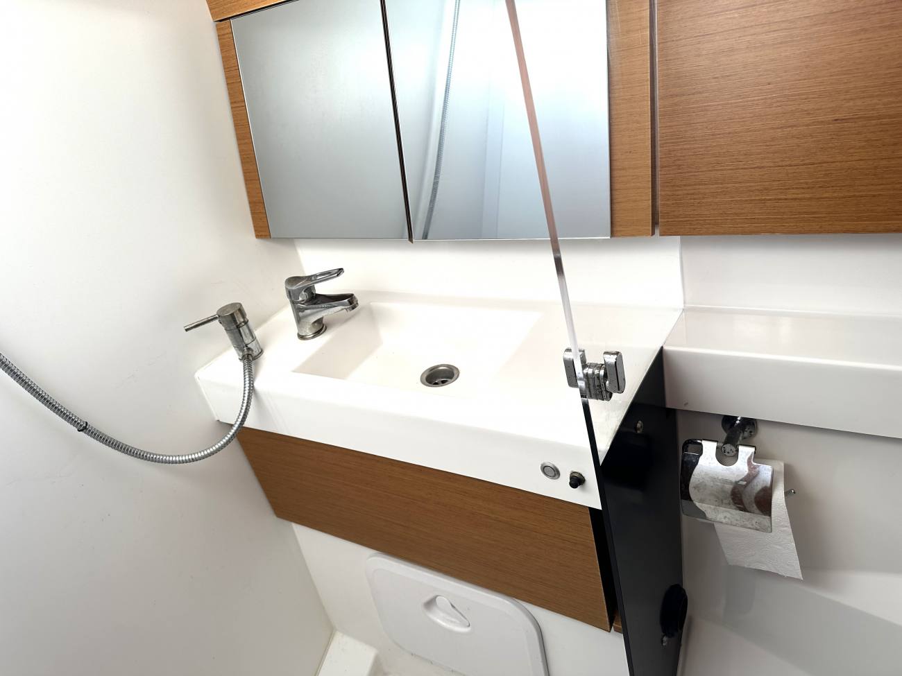 2020 Jeanneau Sun Odyssey 410 image 34