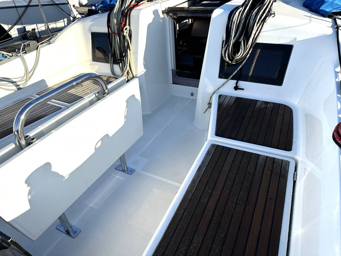 2020 Jeanneau Sun Odyssey 410 image 35