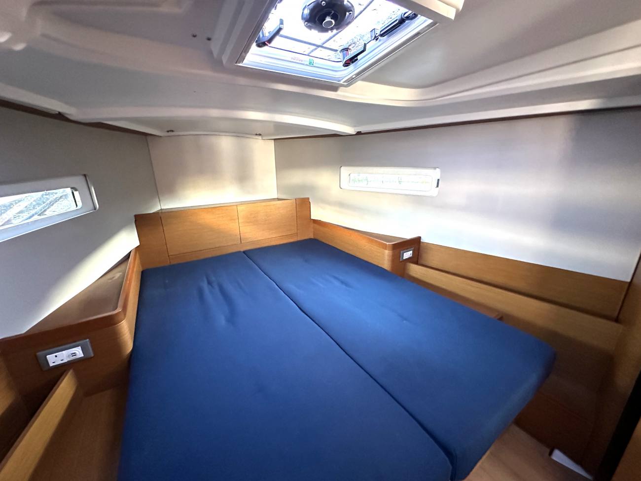 2020 Jeanneau Sun Odyssey 410 image 44
