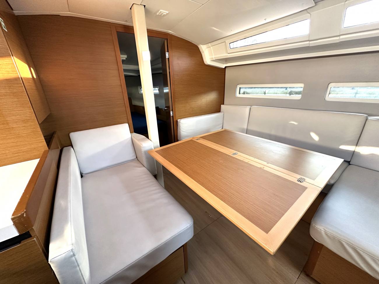 2020 Jeanneau Sun Odyssey 410 image 47