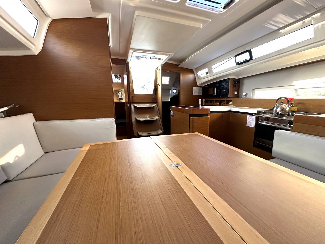 2020 Jeanneau Sun Odyssey 410 image 53