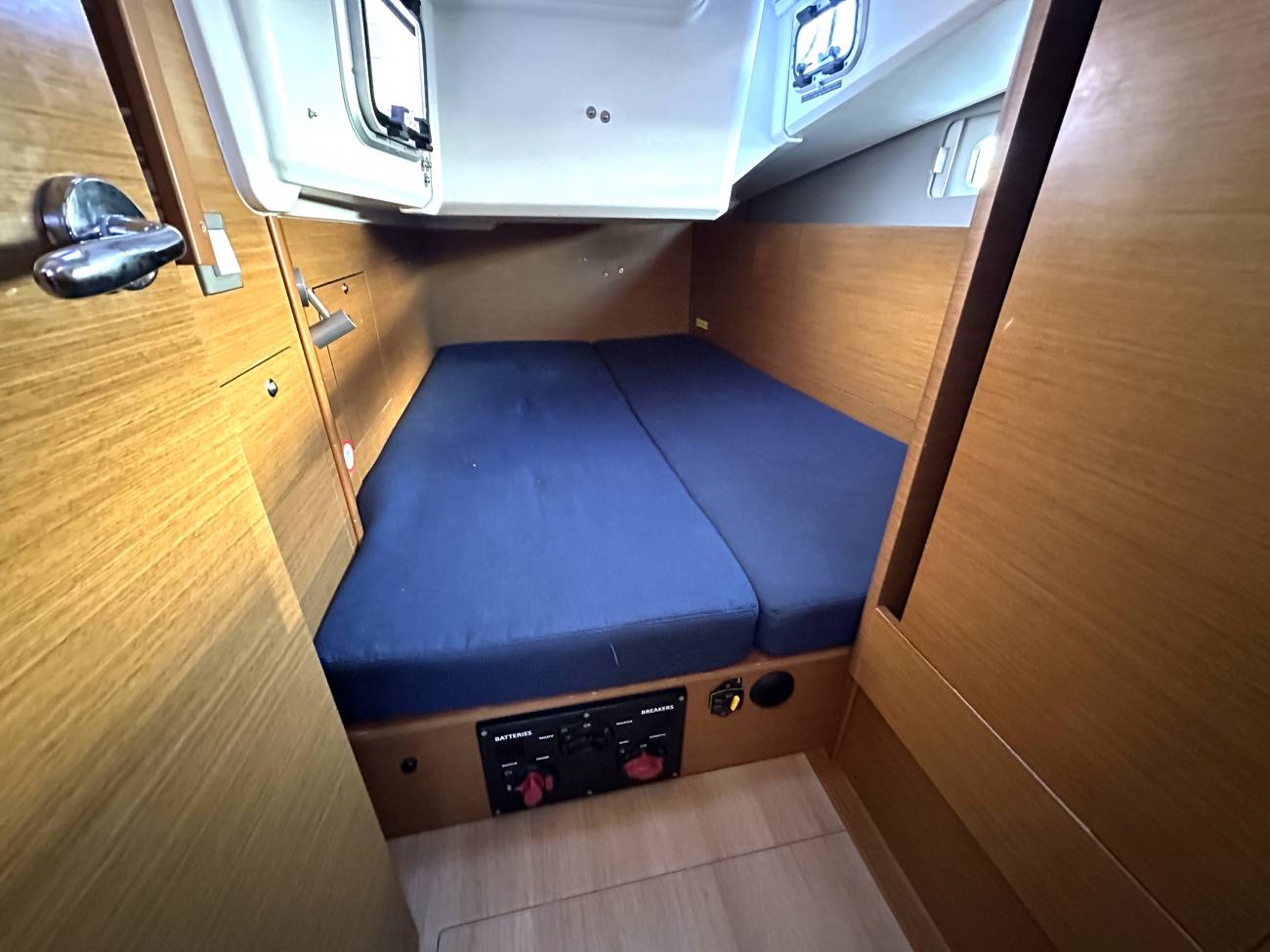 2020 Jeanneau Sun Odyssey 410 image 9