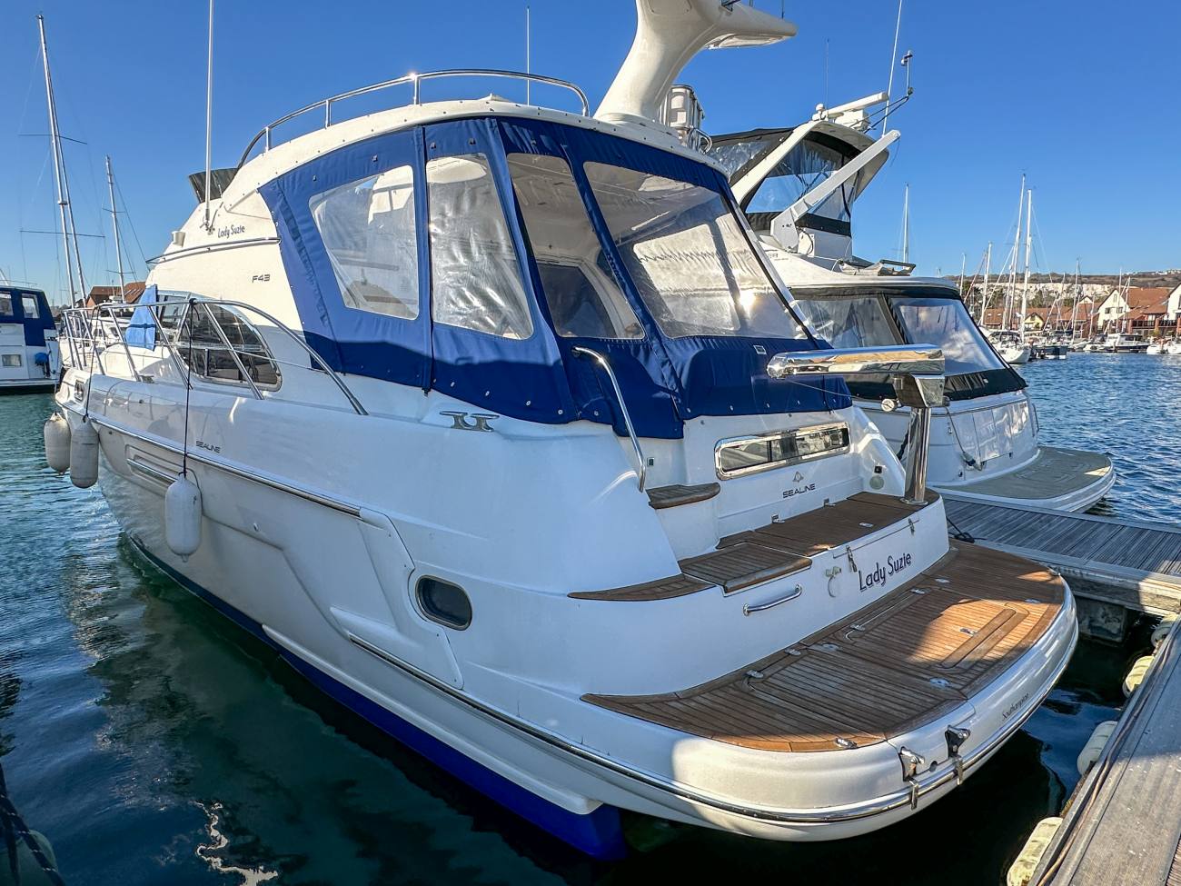 2001 Sealine F43 image 14