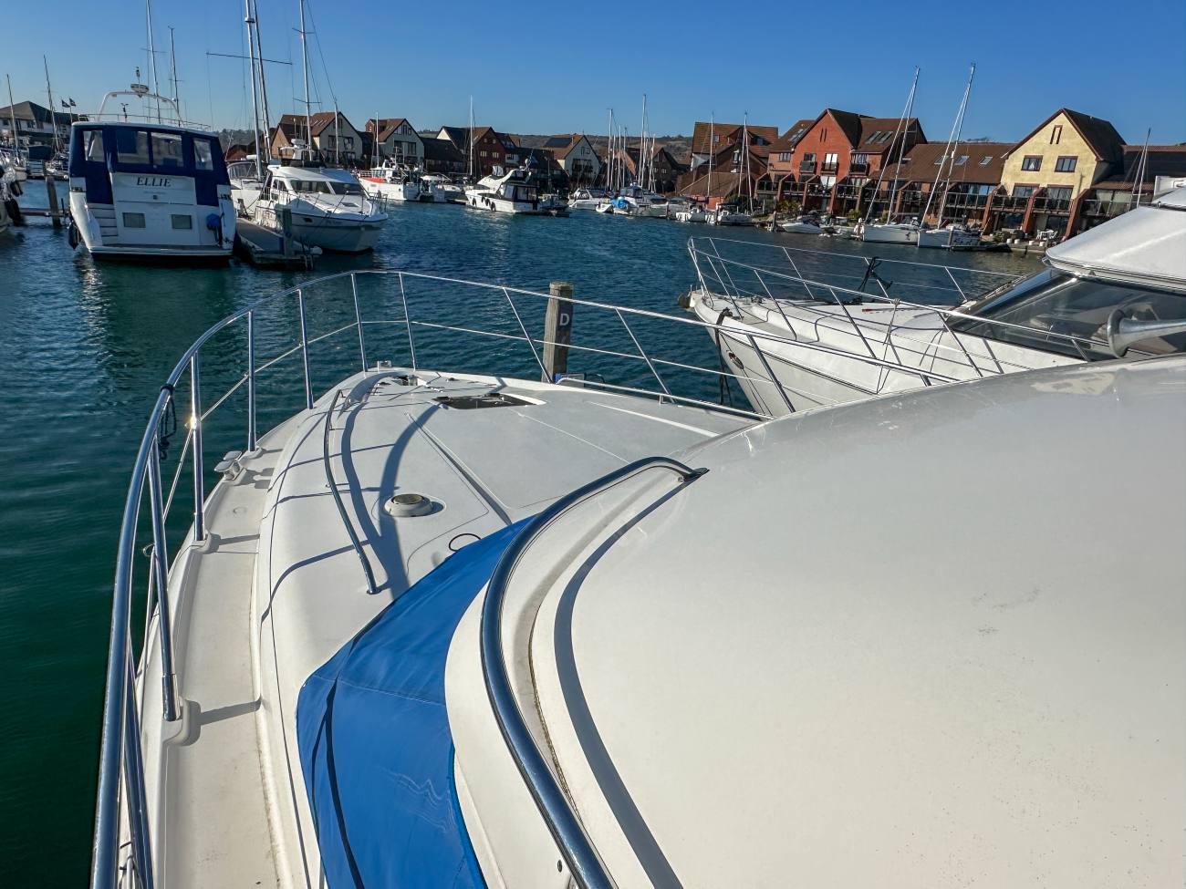 2001 Sealine F43 image 15