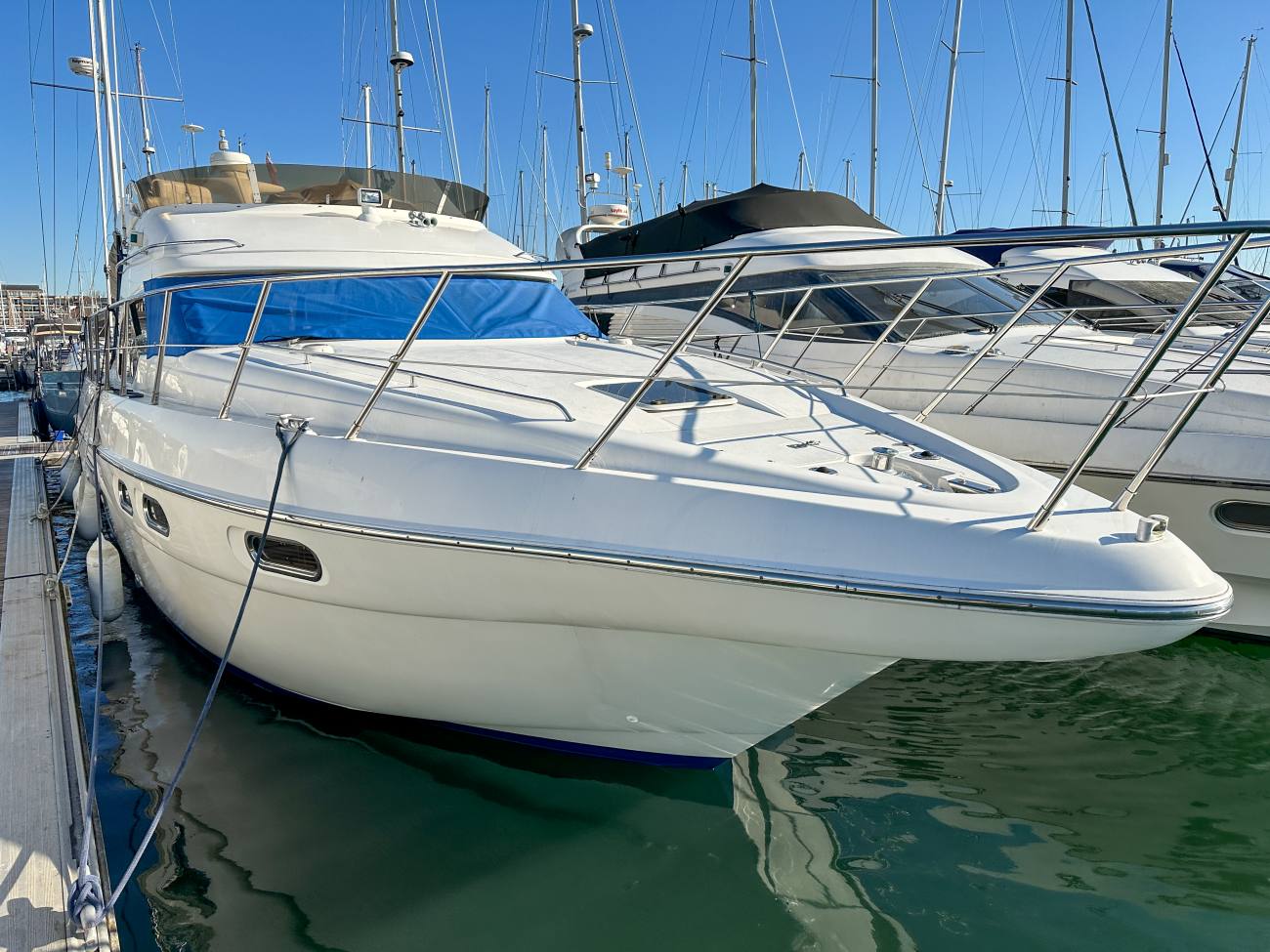 2001 Sealine F43 image 12