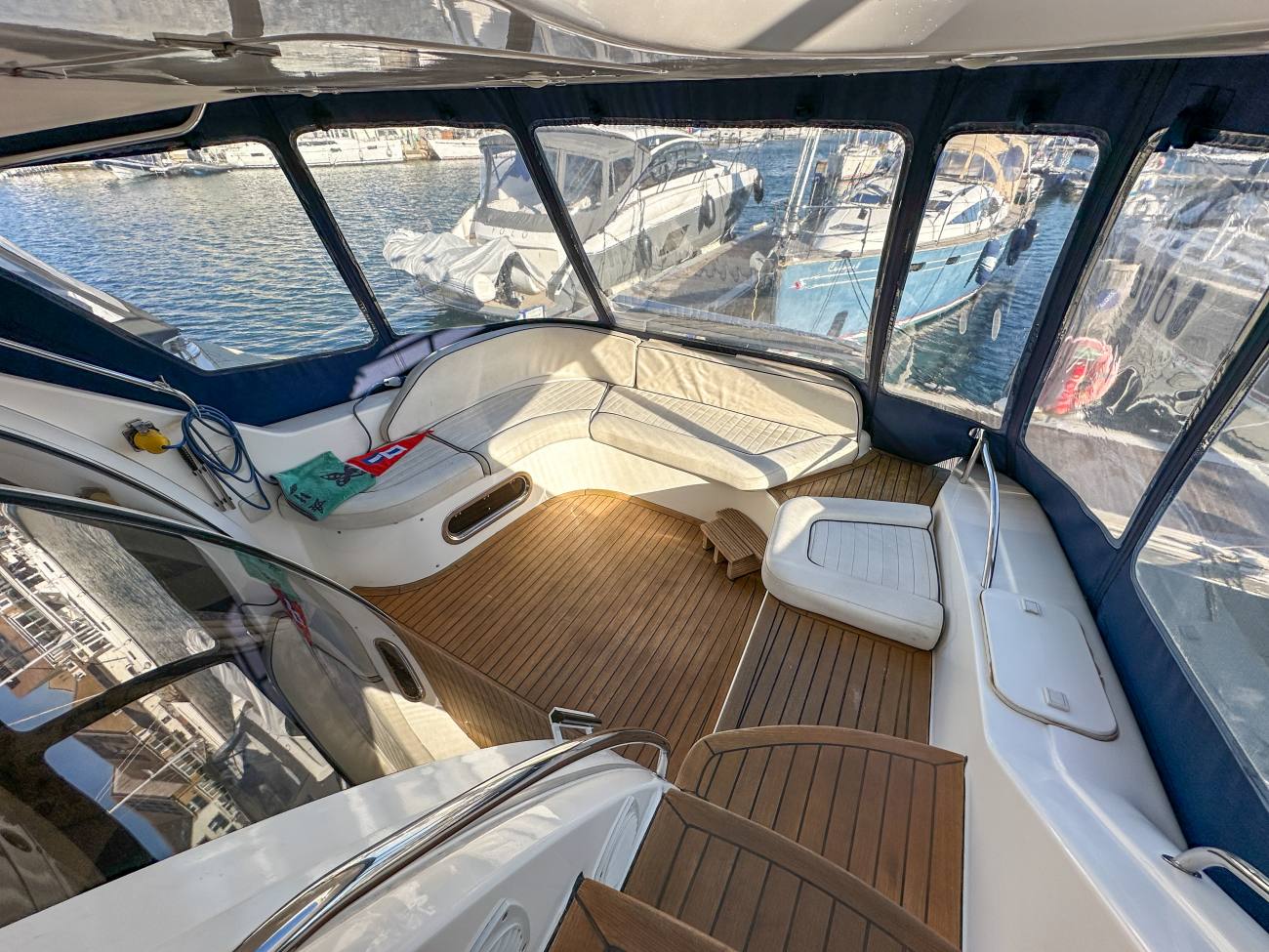 2001 Sealine F43 image 16