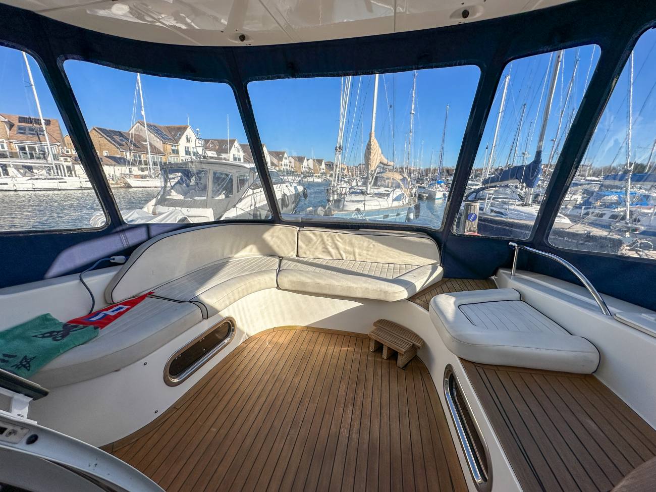 2001 Sealine F43 image 17