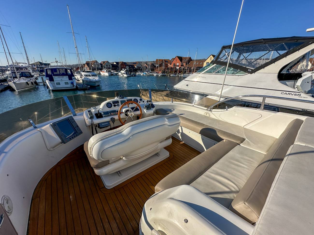 2001 Sealine F43 image 22