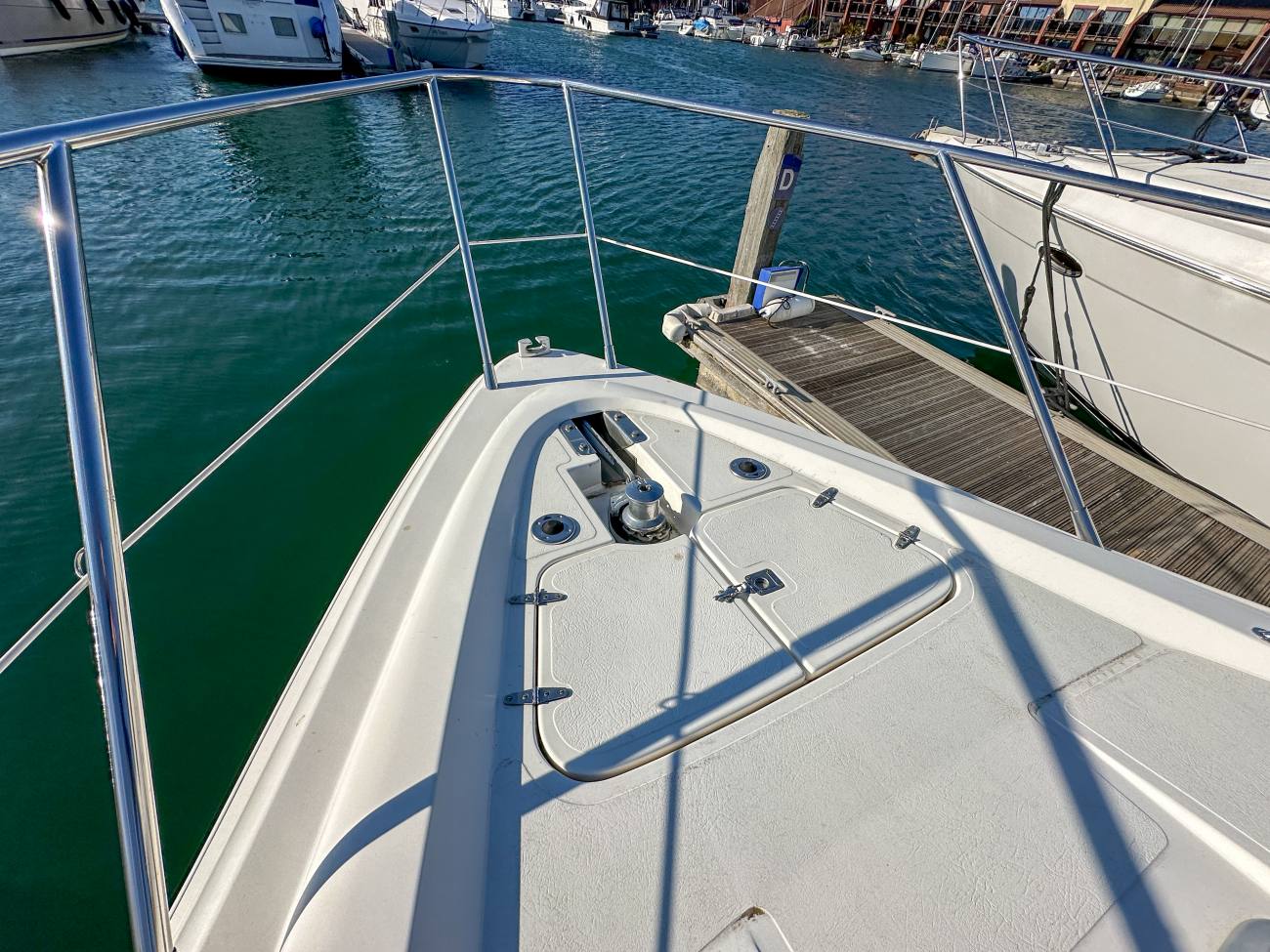 2001 Sealine F43 image 23