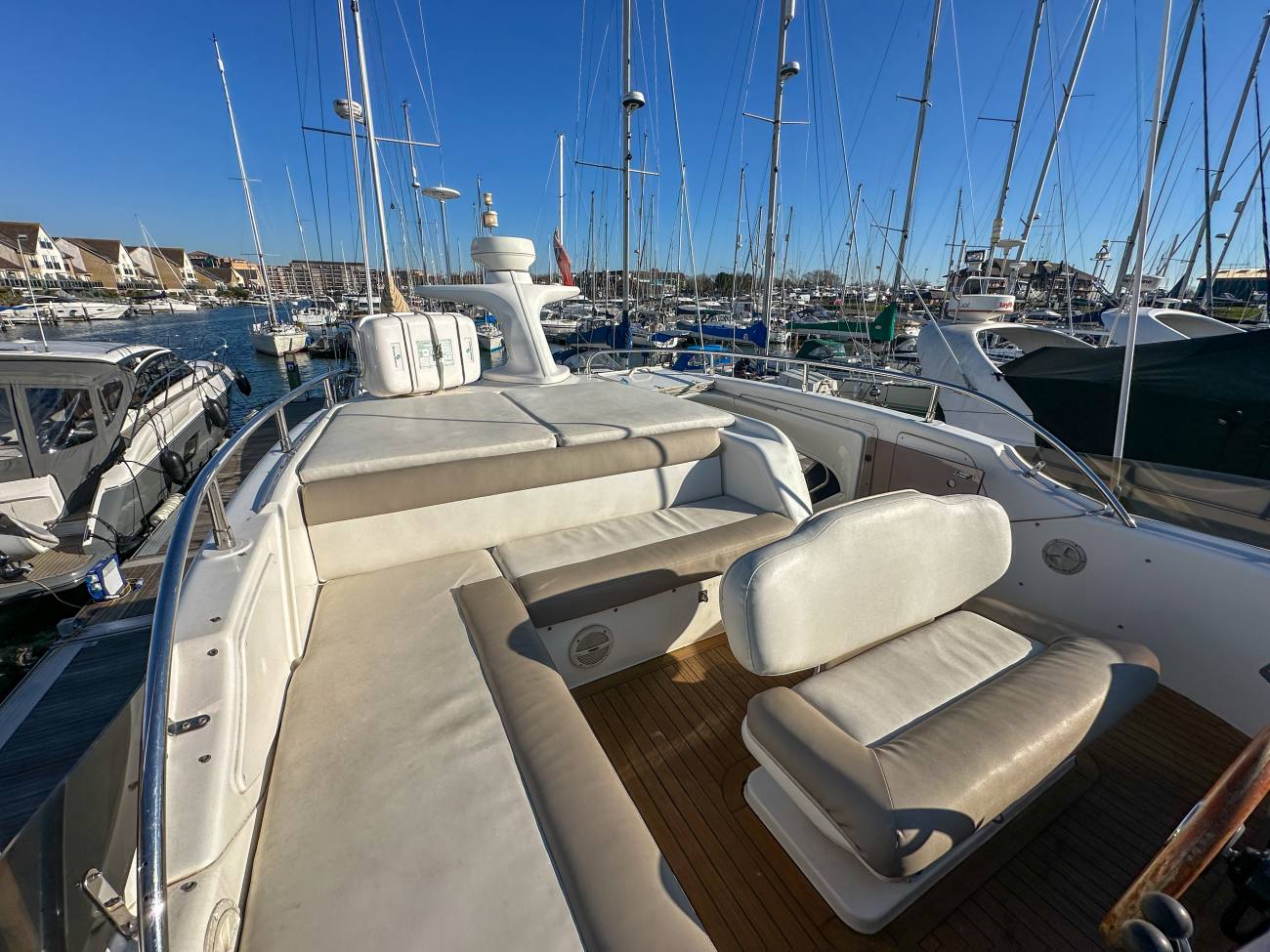 2001 Sealine F43 image 25