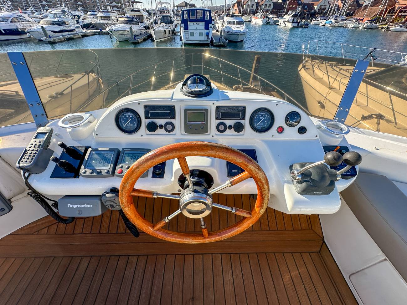2001 Sealine F43 image 26